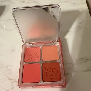 HUDA BEAUTY Blush Filter Palette in Rose Berry